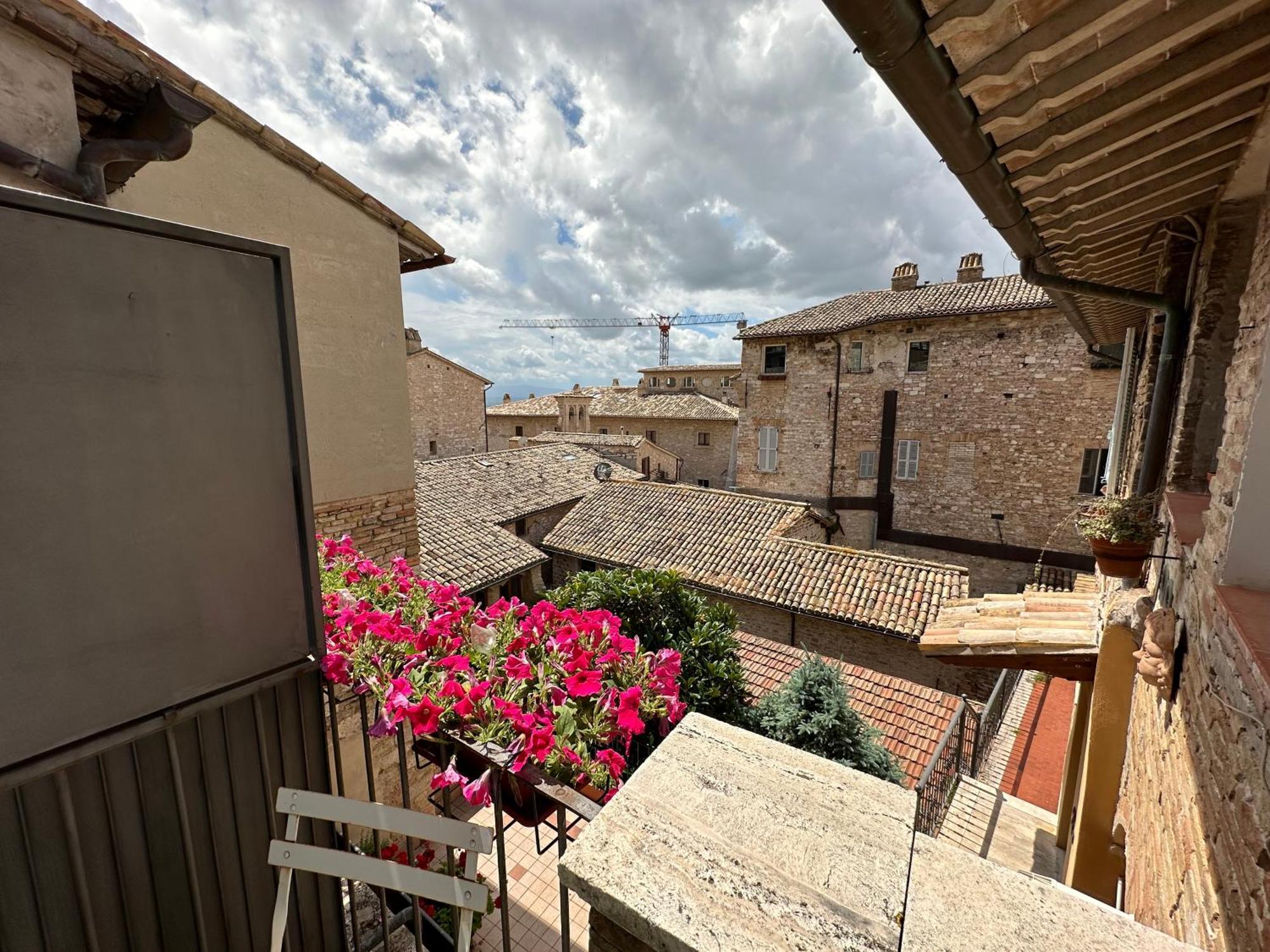 Portica Apartment Assisi Room photo